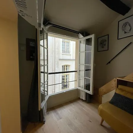 Charming Studio Michel Lecomte 75003 * Parigi